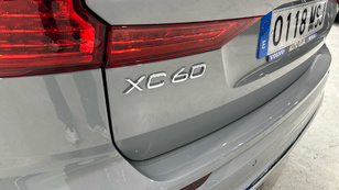 Volvo XC60 T6 Recharge Core AWD Auto 257 kW (350 CV) - 35 Volvo XC60 T6 Ocasión 257 KW (350CV) - 35