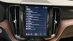 Volvo XC60 T6 Recharge Ultra Dark AWD Auto 257 kW (350 CV) - 15 Volvo XC60 T6 Ocasión 257 KW (350CV) - 15