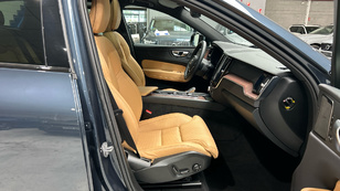 Volvo XC60 T6 Recharge Ultra Dark AWD Auto 257 kW (350 CV) - 51 Volvo XC60 T6 Ocasión 257 KW (350CV) - 51