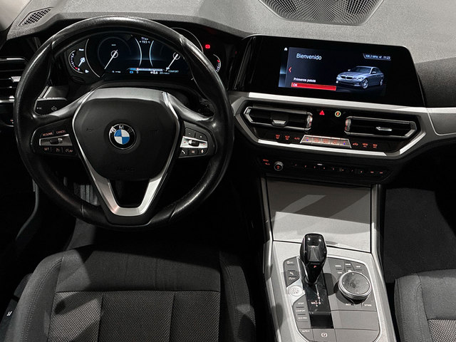 BMW Serie 3 318d color Blanco. Año 2020. 110KW(150CV). Diésel. En concesionario BMW Marcos Automoción de Valencia