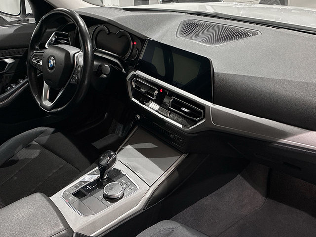 BMW Serie 3 318d color Blanco. Año 2020. 110KW(150CV). Diésel. En concesionario BMW Marcos Automoción de Valencia