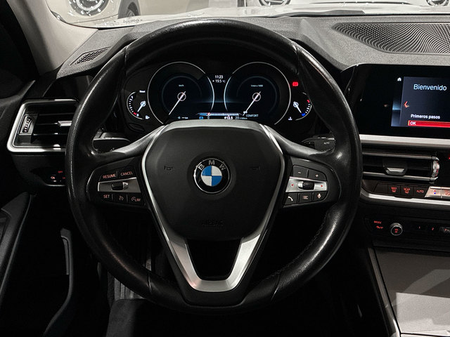 BMW Serie 3 318d color Blanco. Año 2020. 110KW(150CV). Diésel. En concesionario BMW Marcos Automoción de Valencia