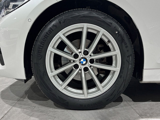 BMW Serie 3 318d color Blanco. Año 2020. 110KW(150CV). Diésel. En concesionario BMW Marcos Automoción de Valencia