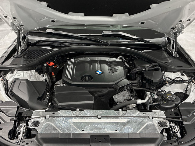 BMW Serie 3 318d color Blanco. Año 2020. 110KW(150CV). Diésel. En concesionario BMW Marcos Automoción de Valencia