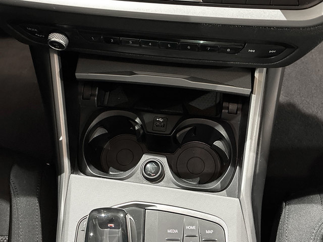 BMW Serie 3 318d color Blanco. Año 2020. 110KW(150CV). Diésel. En concesionario BMW Marcos Automoción de Valencia