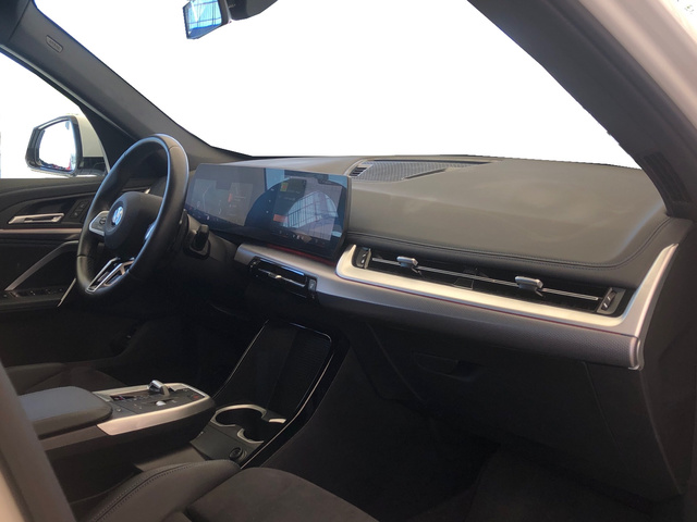 BMW X1 sDrive18d color Blanco. Año 2024. 110KW(150CV). Diésel. En concesionario Vehinter Getafe de Madrid