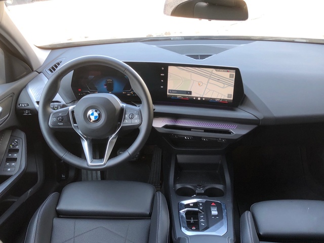 BMW Serie 1 120d color Negro. Año 2024. 120KW(163CV). Diésel. En concesionario Auto Premier, S.A. - MADRID de Madrid
