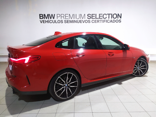 BMW Serie 2 220d Gran Coupe color Rojo. Año 2022. 140KW(190CV). Diésel. En concesionario Hispamovil Elche de Alicante