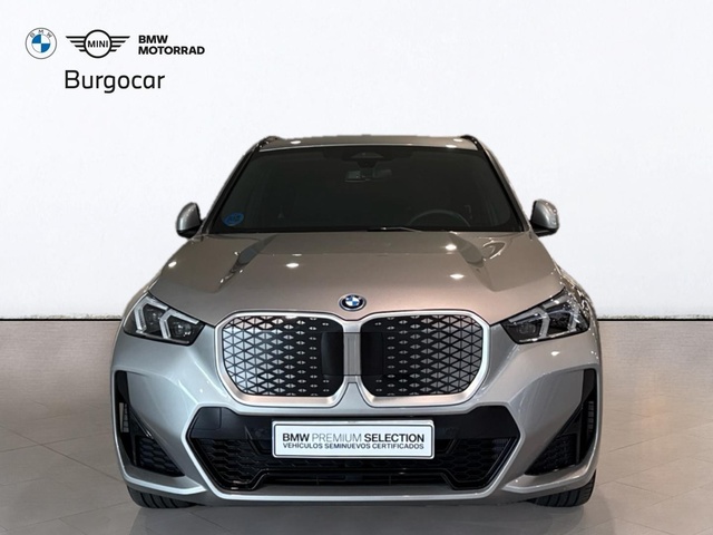 BMW iX1 eDrive20 color Gris Plata. Año 2025. 150KW(204CV). Eléctrico. En concesionario Burgocar (Bmw y Mini) de Burgos