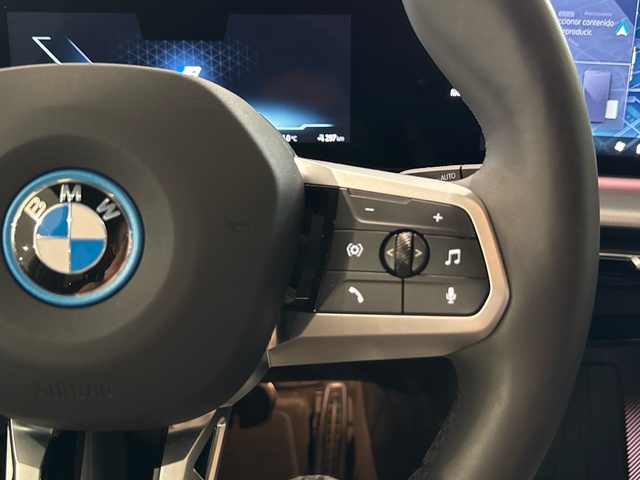 BMW iX1 eDrive20 color Gris Plata. Año 2025. 150KW(204CV). Eléctrico. En concesionario Burgocar (Bmw y Mini) de Burgos