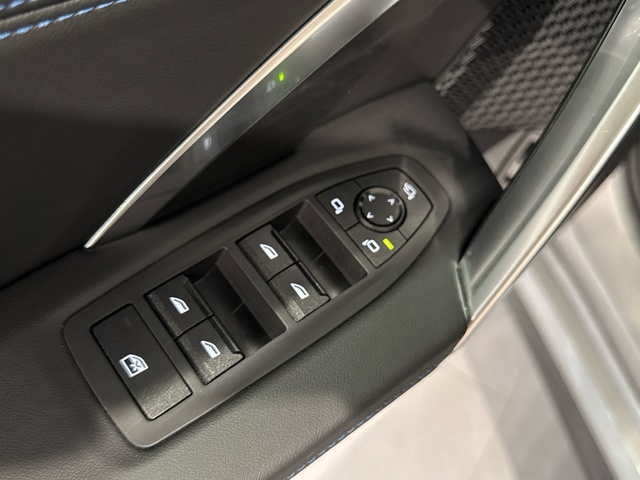 BMW iX1 eDrive20 color Gris Plata. Año 2025. 150KW(204CV). Eléctrico. En concesionario Burgocar (Bmw y Mini) de Burgos