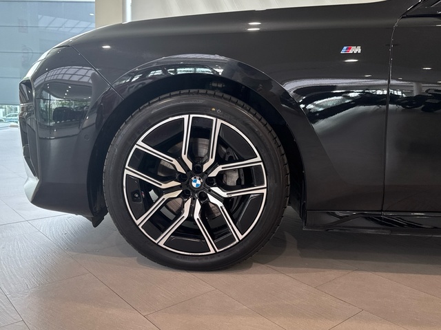 BMW Serie 7 740d color Negro. Año 2024. 220KW(299CV). Diésel. En concesionario Motor Gorbea de Álava