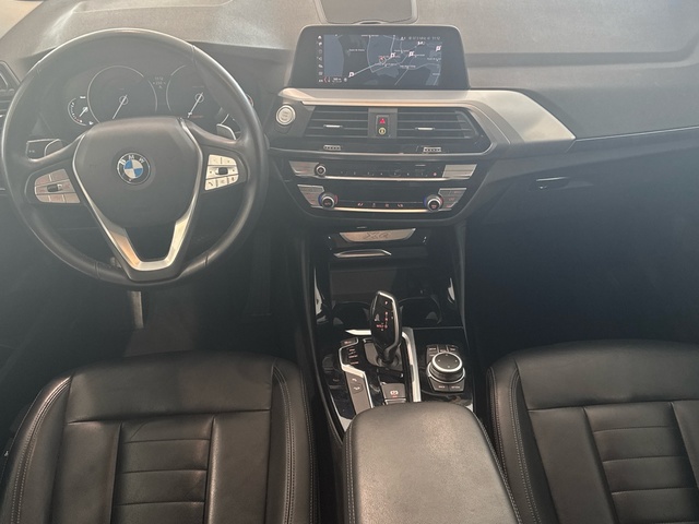 BMW X4 xDrive20d color Blanco. Año 2021. 140KW(190CV). Diésel. En concesionario Burgocar (Bmw y Mini) de Burgos