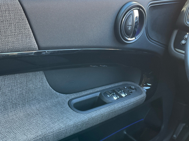 fotoG 11 del MINI MINI Countryman Cooper 100 kW (136 CV) 136cv Gasolina del 2022 en Murcia