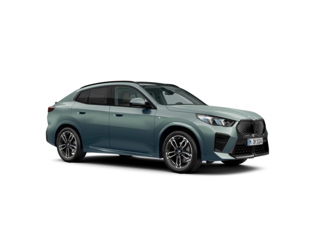 BMW iX2 eDrive20 color Verde. Año 2024. 150KW(204CV). Eléctrico. En concesionario Oliva Motor Tarragona de Tarragona