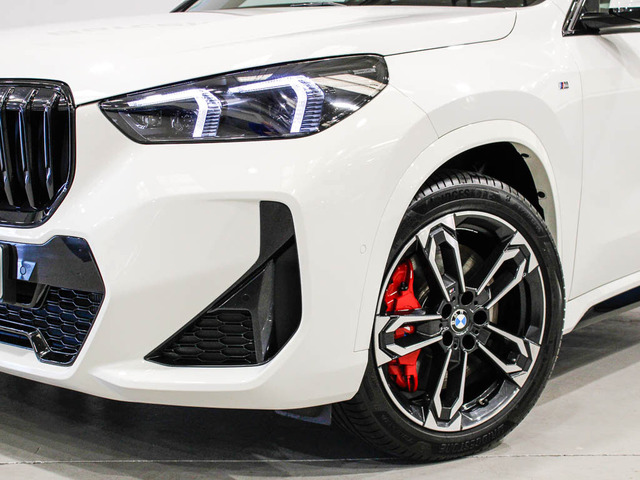 BMW X1 sDrive20d color Blanco. Año 2024. 120KW(163CV). Diésel. En concesionario Barcelona Premium -- GRAN VIA de Barcelona