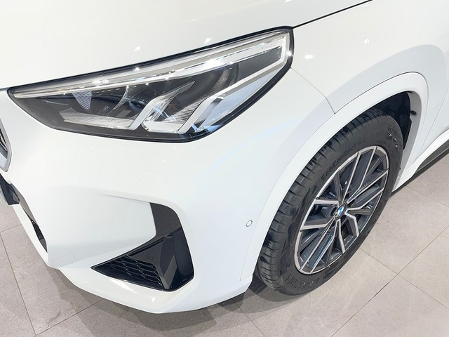 BMW X1 sDrive18d color Blanco. Año 2023. 110KW(150CV). Diésel. En concesionario Albamocion S.L. ALBACETE de Albacete