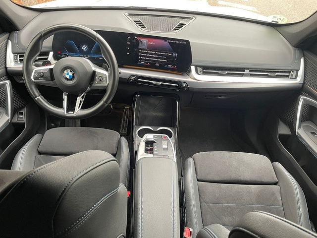 BMW X1 sDrive18d color Blanco. Año 2023. 110KW(150CV). Diésel. En concesionario Albamocion S.L. ALBACETE de Albacete