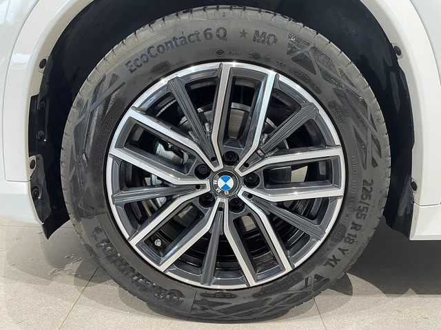 BMW X1 sDrive18d color Blanco. Año 2023. 110KW(150CV). Diésel. En concesionario Albamocion S.L. ALBACETE de Albacete