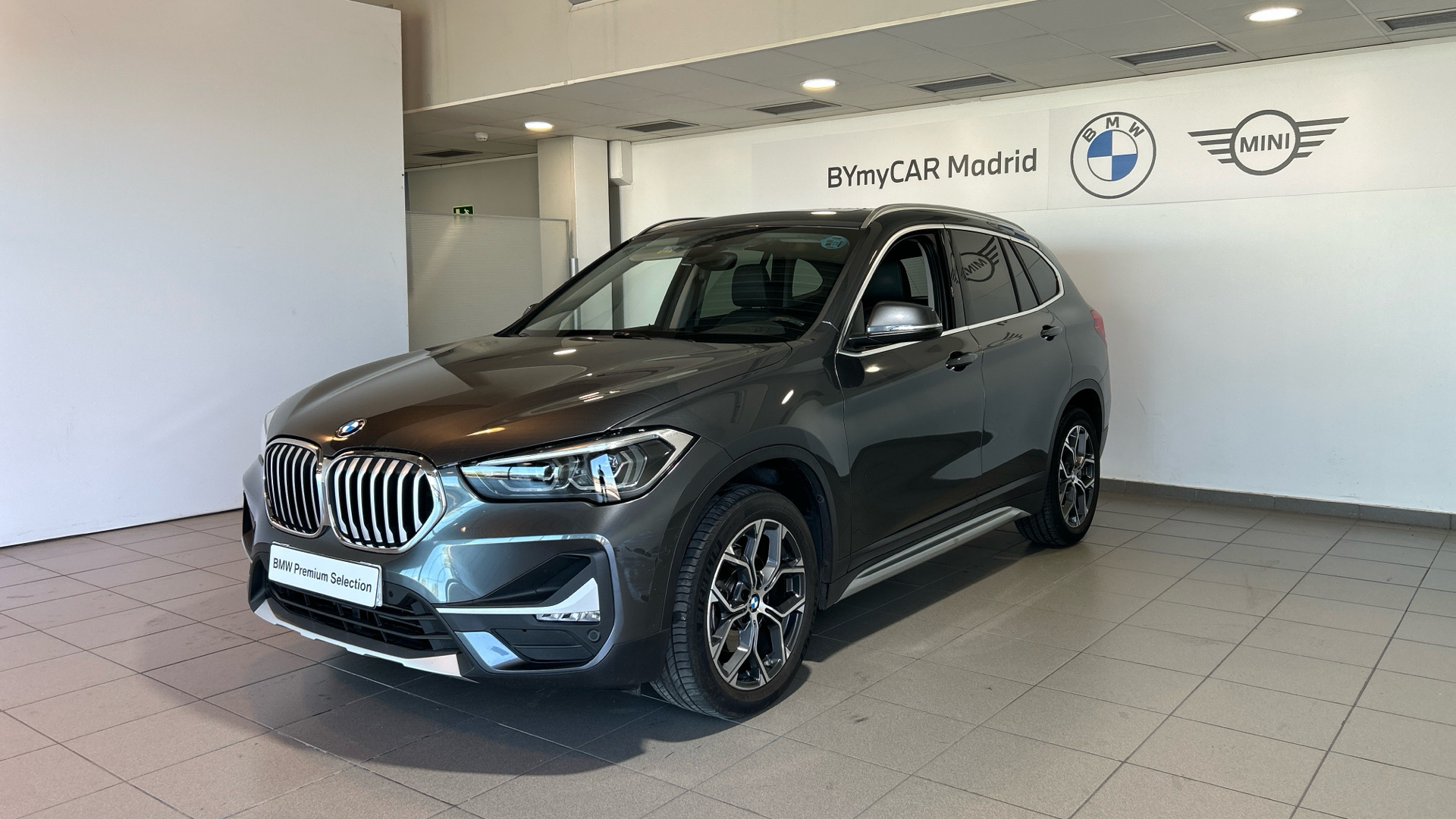 BMW X1 sDrive18d color Gris. Año 2019. 110KW(150CV). Diésel. En concesionario BYmyCAR Madrid - Alcalá de Madrid