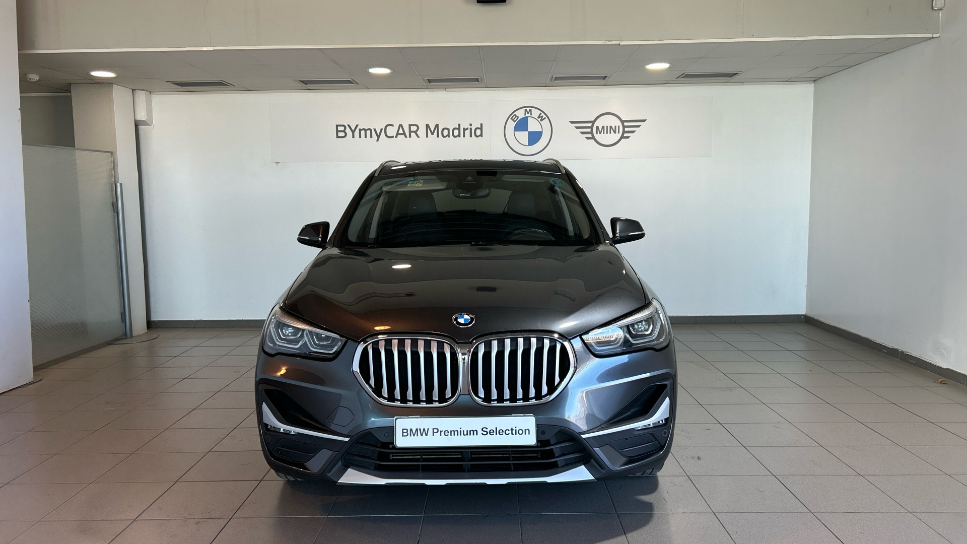 BMW X1 sDrive18d color Gris. Año 2019. 110KW(150CV). Diésel. En concesionario BYmyCAR Madrid - Alcalá de Madrid