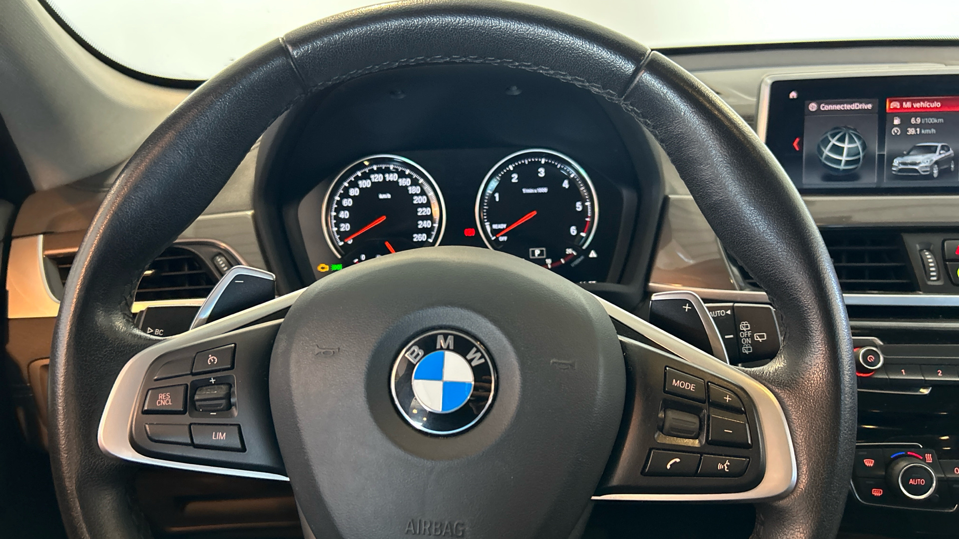 BMW X1 sDrive18d color Gris. Año 2019. 110KW(150CV). Diésel. En concesionario BYmyCAR Madrid - Alcalá de Madrid