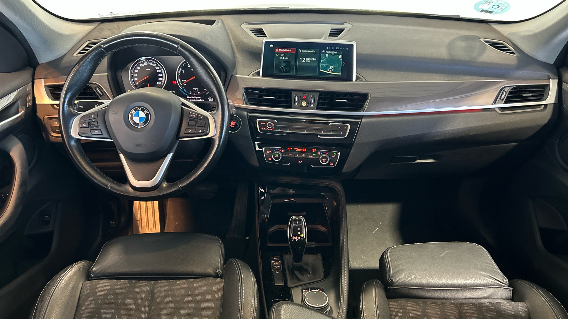 BMW X1 sDrive18d color Gris. Año 2018. 110KW(150CV). Diésel. En concesionario BYmyCAR Madrid - Alcalá de Madrid