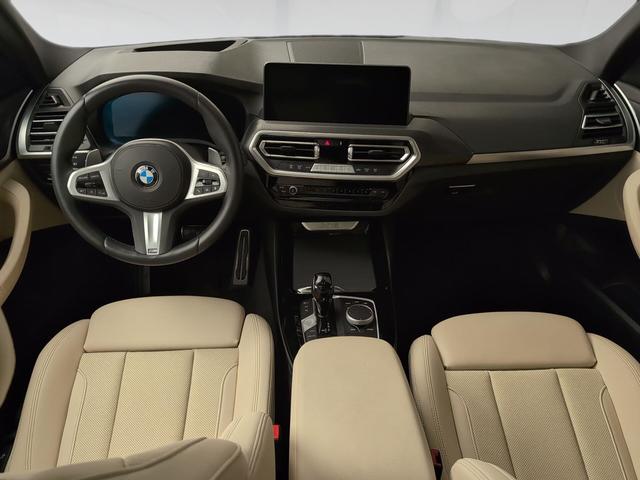 BMW X3 xDrive20d color Azul. Año 2024. 140KW(190CV). Diésel. En concesionario Automotor Premium Viso - Málaga de Málaga