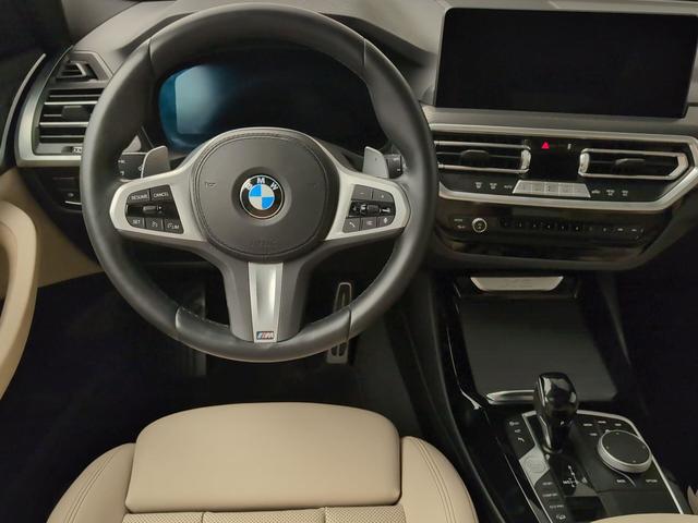 BMW X3 xDrive20d color Azul. Año 2024. 140KW(190CV). Diésel. En concesionario Automotor Premium Viso - Málaga de Málaga