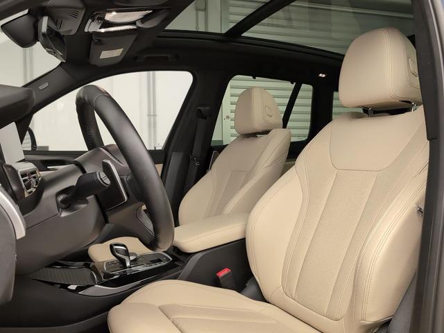 BMW X3 xDrive20d color Azul. Año 2024. 140KW(190CV). Diésel. En concesionario Automotor Premium Viso - Málaga de Málaga