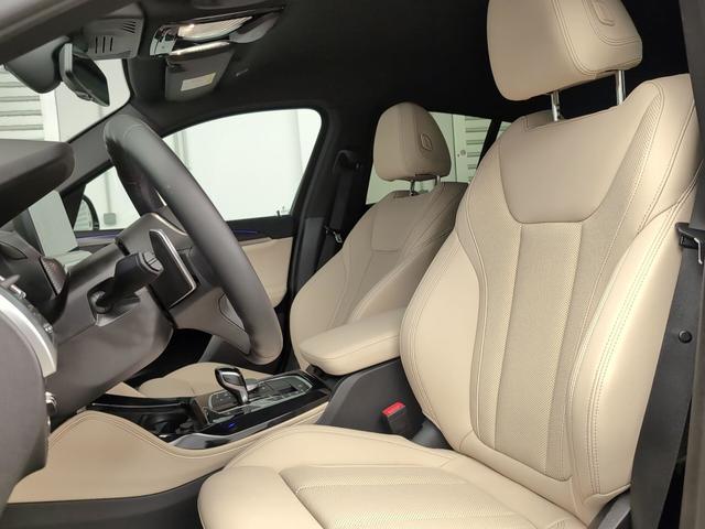 BMW X4 xDrive20d color Azul. Año 2024. 140KW(190CV). Diésel. En concesionario Automotor Premium Velázquez - Málaga de Málaga