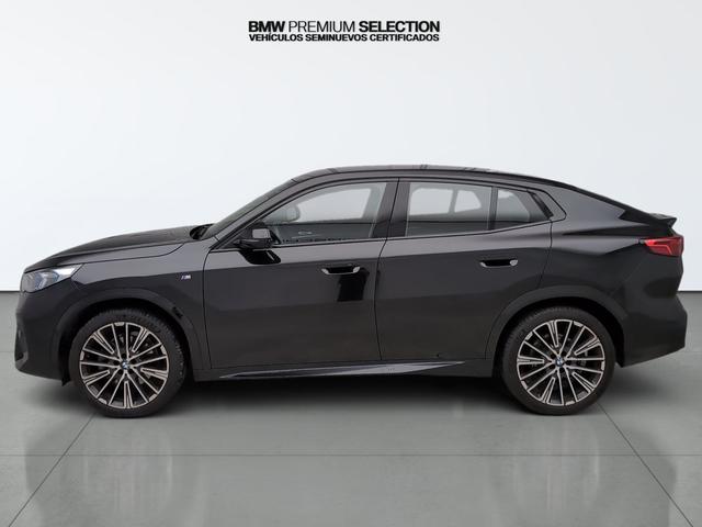 BMW X2 sDrive20i color Negro. Año 2024. 125KW(170CV). Gasolina. En concesionario Automotor Premium Viso - Málaga de Málaga