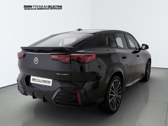 BMW X2 sDrive20i color Negro. Año 2024. 125KW(170CV). Gasolina. En concesionario Automotor Premium Viso - Málaga de Málaga