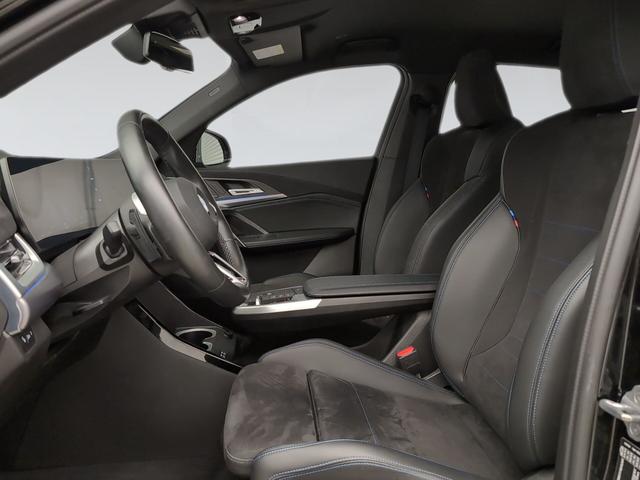 BMW X2 sDrive20i color Negro. Año 2024. 125KW(170CV). Gasolina. En concesionario Automotor Premium Viso - Málaga de Málaga