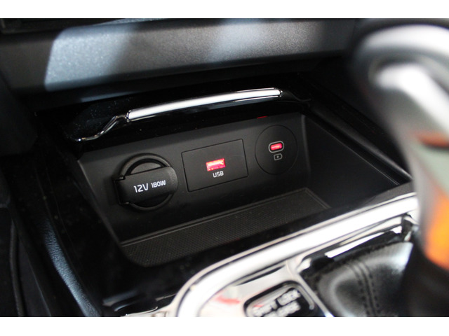 Foto 26 Kia XCeed 1.6 GDi PHEV eDrive 104 kW (141 CV)