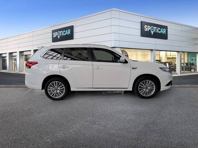 Mitsubishi Outlander 2.4 PHEV Kaiteki 4WD Auto 165 kW (224 CV)