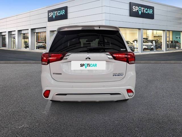 Mitsubishi Outlander 2.4 PHEV Kaiteki 4WD Auto 165 kW (224 CV)
