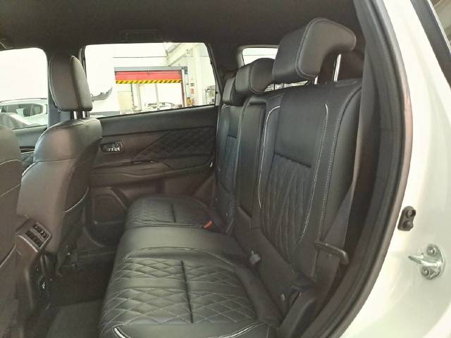 Mitsubishi Outlander 2.4 PHEV Kaiteki 4WD Auto 165 kW (224 CV)