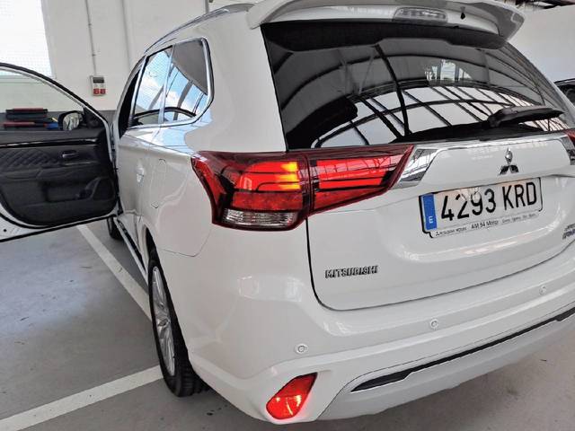 Mitsubishi Outlander 2.4 PHEV Kaiteki 4WD Auto 165 kW (224 CV)