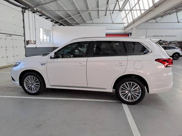 Mitsubishi Outlander 2.4 PHEV Kaiteki 4WD Auto 165 kW (224 CV)
