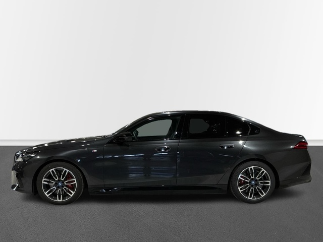 BMW i5 M60 color Gris. Año 2025. 442KW(601CV). Eléctrico. En concesionario BMW Marcos Automoción de Valencia