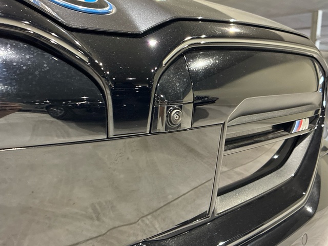 BMW i5 M60 color Gris. Año 2025. 442KW(601CV). Eléctrico. En concesionario BMW Marcos Automoción de Valencia