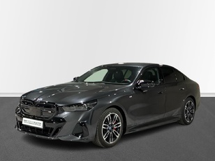 Fotos de BMW i5 M60 color Gris. Año 2025. 442KW(601CV). Eléctrico. En concesionario BMW Marcos Automoción de Valencia