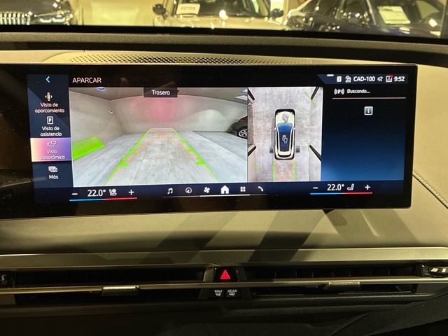 BMW iX xDrive60 color Gris. Año 2025. 400KW(544CV). Eléctrico. En concesionario BMW Marcos Automoción de Valencia