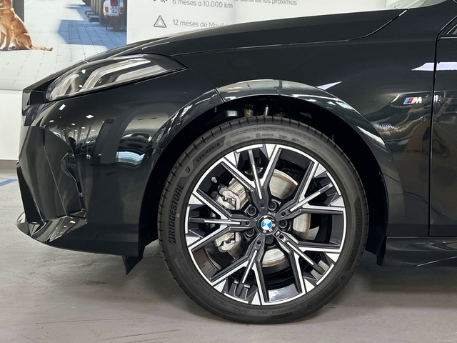 BMW Serie 1 118d color Negro. Año 2025. 110KW(150CV). Diésel. En concesionario Triocar Gijón (Bmw y Mini) de Asturias