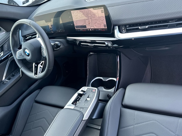 BMW X2 sDrive18d color Blanco. Año 2025. 110KW(150CV). Diésel. En concesionario Triocar Avilés (Bmw y Mini) de Asturias