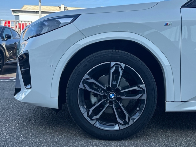BMW X2 sDrive18d color Blanco. Año 2025. 110KW(150CV). Diésel. En concesionario Triocar Avilés (Bmw y Mini) de Asturias