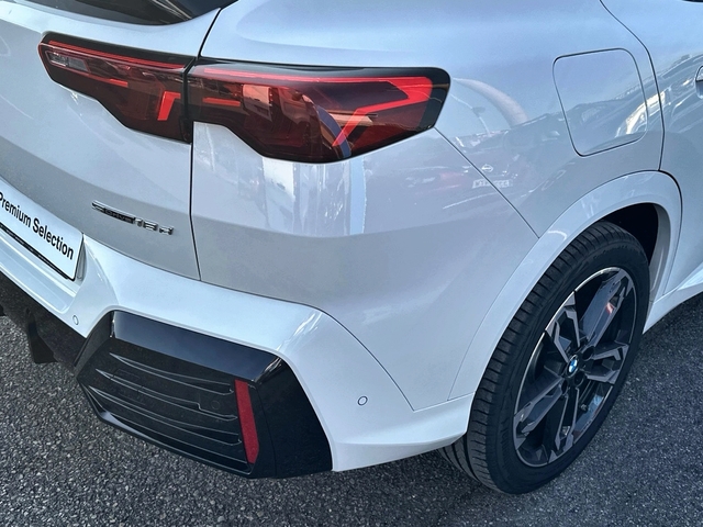 BMW X2 sDrive18d color Blanco. Año 2025. 110KW(150CV). Diésel. En concesionario Triocar Avilés (Bmw y Mini) de Asturias