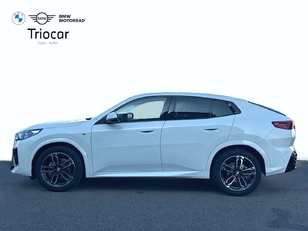 Fotos de BMW X2 sDrive18d color Blanco. Año 2025. 110KW(150CV). Diésel. En concesionario Triocar Avilés (Bmw y Mini) de Asturias