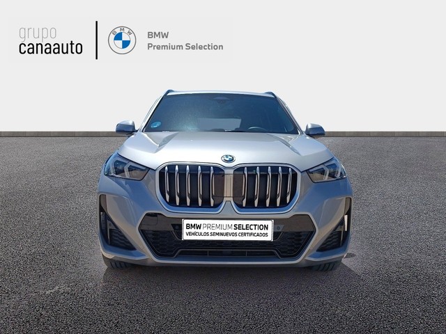 BMW X1 xDrive30e color Gris Plata. Año 2024. 240KW(326CV). Híbrido Electro/Gasolina. En concesionario TACO de Sta. C. Tenerife